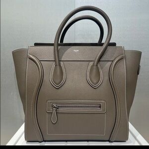 Celine Leather Tote Bags Drummed Calfskin
Mini Luggage Bag Souris
